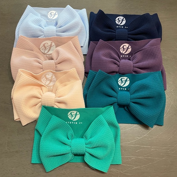 Vibrant Bow Collection